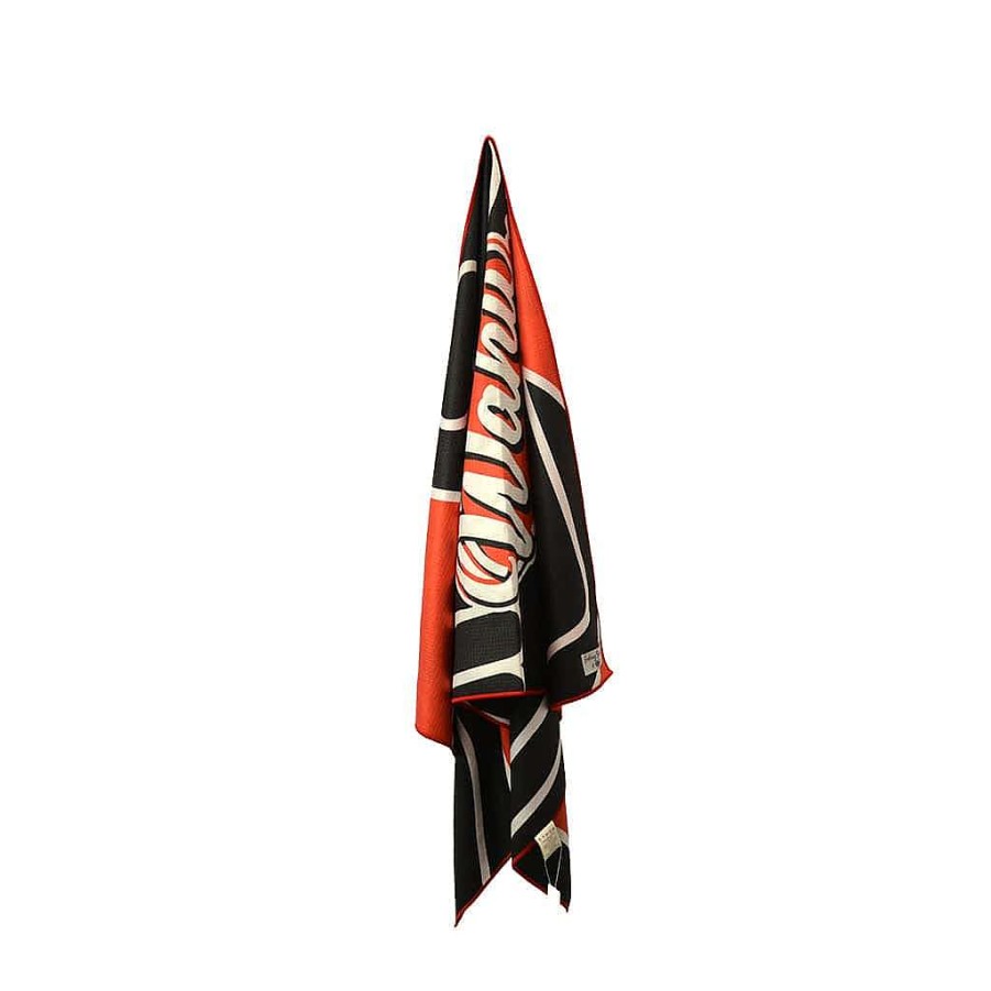 Hot Wahu Seeking Summer X Wahu Shaka Plus Towel (Red)